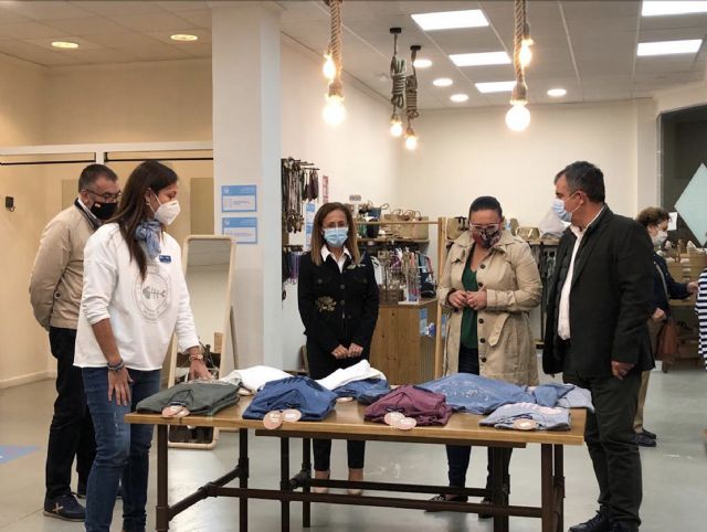 Reverte: 121 comerciantes y empresas de Águilas se han beneficiado de las ayudas del Gobierno regional, por un valor de 640.094 euros - 1, Foto 1