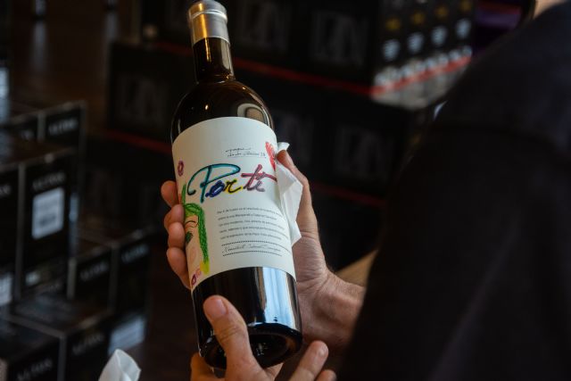Bodegas Luzn lanza una edicin limitada de su vino Por T a favor de la Fundacin Pequeo Deseo, Foto 4