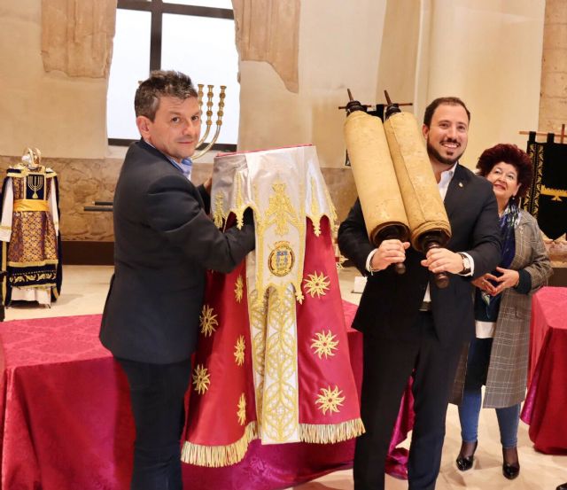 La comunidad judía de Málaga dona al Ayuntamiento de Lorca un Sefer Torá de más de 200 años de antigüedad - 4, Foto 4