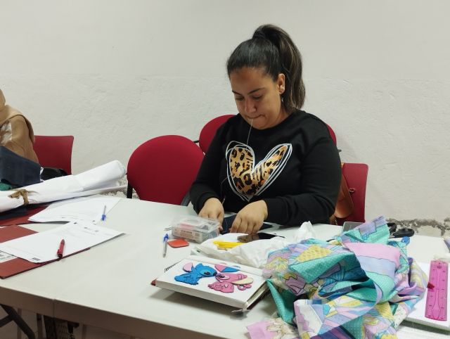 Proyecto Abraham pone en marcha un curso de costura en el centro de servicios sociales de Torre Pacheco - 5, Foto 5