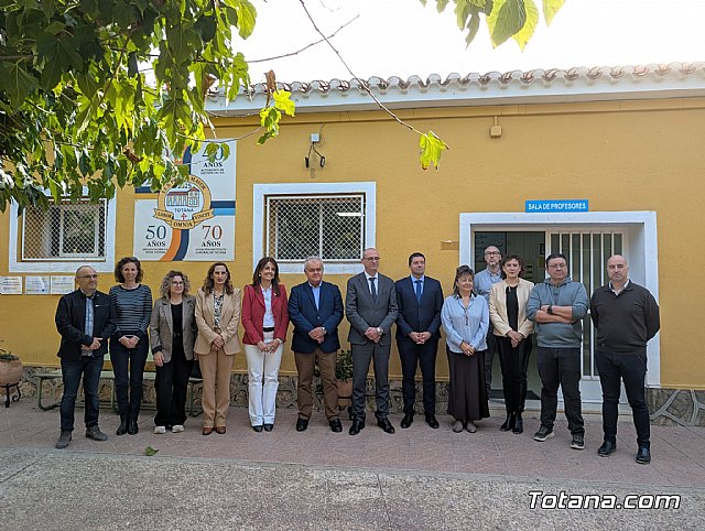 El IES Prado Mayor de Totana refuerza su apuesta por la FP con un nuevo taller de mantenimiento de vehículos, Foto 3