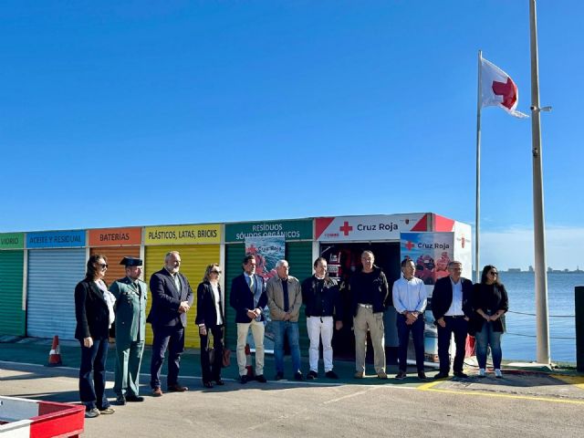 El Gobierno regional facilita la instalación de una nueva base de salvamento de Cruz Roja en el Club Náutico de Los Nietos