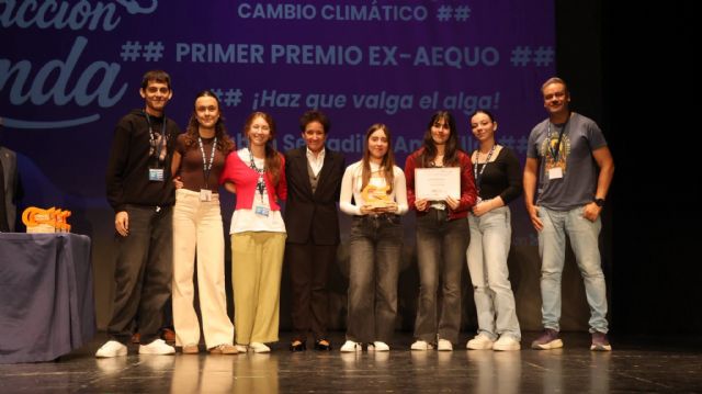 El IES Sanje gana el Primer Premio en Ciencia en Acción 2025 con su proyecto “Haz que valga el alga” - 2, Foto 2