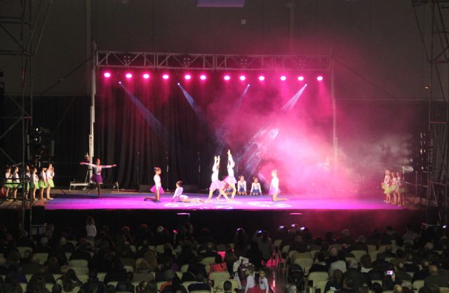 Exhibición de gimnasia rítmica con motivo de las Fiestas de La Purísima 2016 - 2, Foto 2