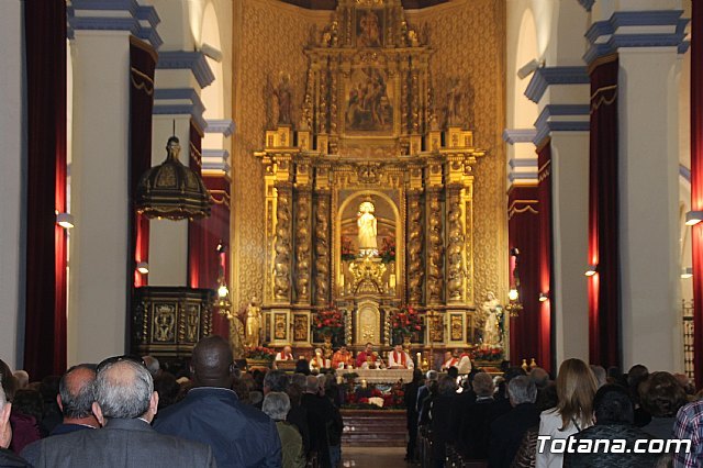 Se celebra la solemne eucaristía en honor a la Patrona de Totana coincidiendo con su onomástica en su primera jornada en el templo parroquial de Santiago, Foto 2