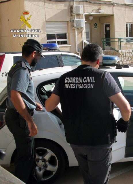 La Guardia Civil desmantela un grupo delictivo dedicado a robar en viviendas de San Javier - 2, Foto 2
