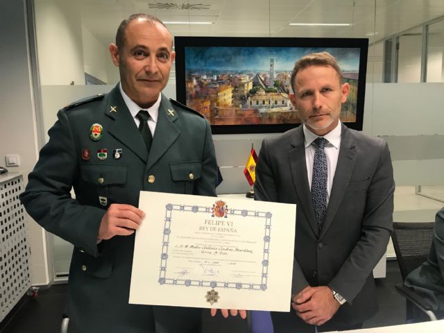 El Cabo Primero de la Guardia Civil, Pedro Antonio Andreo, recibe la Cruz de Plata del Mérito Civil - 3, Foto 3
