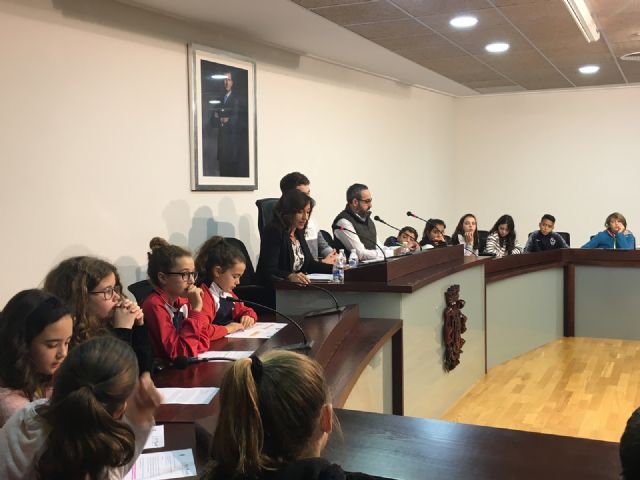 El Pleno del Consejo de  Infancia  y Adolescencia de San Javier debatió sobre igualdad de género, cultura y educación - 3, Foto 3