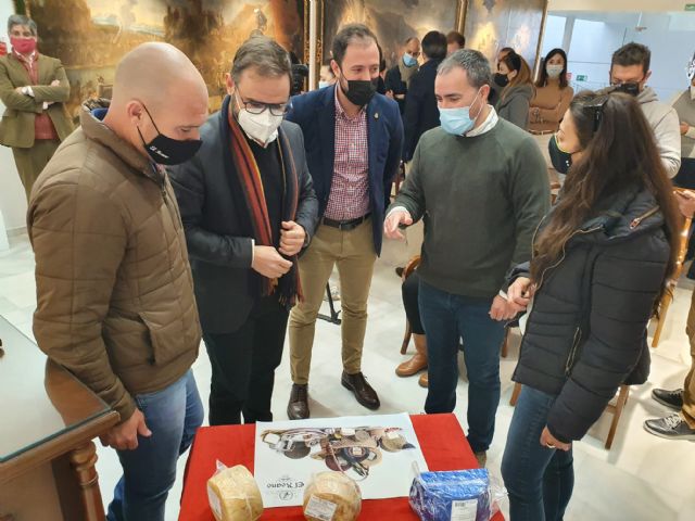 El Ayuntamiento de Lorca felicita a la Quesería 'El Roano' por los dos nuevos reconocimientos obtenidos en uno de los mayores certámenes de Francia - 2, Foto 2