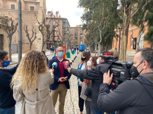 Murcia se convierte en la primera ciudad de España en aplicar en el mobiliario urbano un producto revolucionario contra la COVID-19 - 4, Foto 4