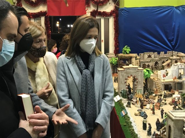 La Cofradía del Resucitado abre las puertas de su Belén solidario - 1, Foto 1