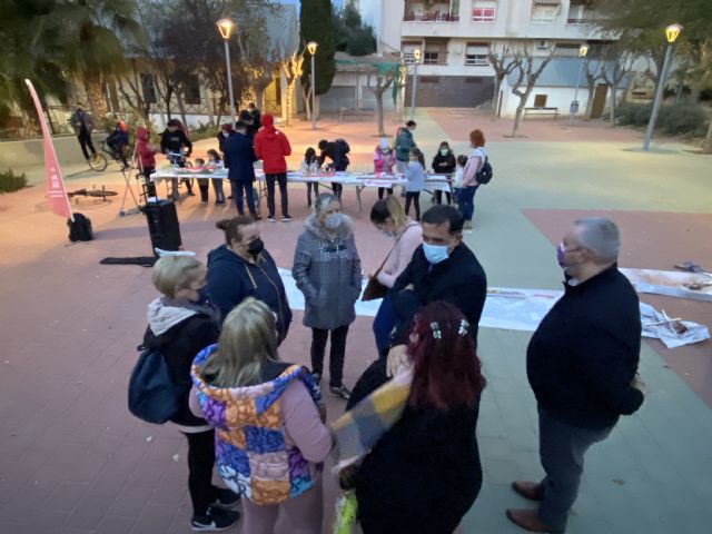 Los ni&ntilde;os de pedanías decoran sus árboles de Navidad - 2, Foto 2