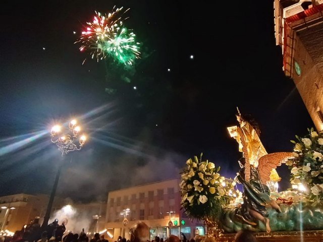 Trasladan la imagen de la Patrona Santa Eulalia de Mérida desde la ermita de San Roque hasta la parroquia de Santiago, Foto 1