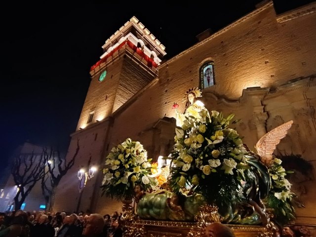 Trasladan la imagen de la Patrona Santa Eulalia de Mérida desde la ermita de San Roque hasta la parroquia de Santiago, Foto 2