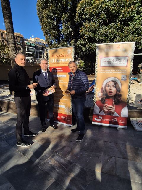 El Ayuntamiento y la Asociación de Comerciantes impulsan las compras en Navidad con la campaña ´Me lo pido en El Carmen´ - 2, Foto 2