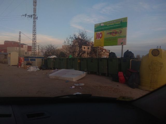 La Concejalía de Medio Ambiente decide eliminar los puntos verdes del camino del río y de la calle Mediodía - 4, Foto 4