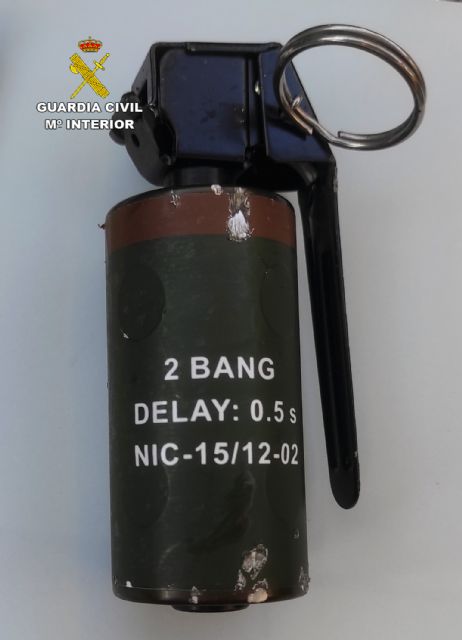 La Guardia Civil desactiva una granada de mano hallada en la carretera de Lorca a Caravaca - 2, Foto 2