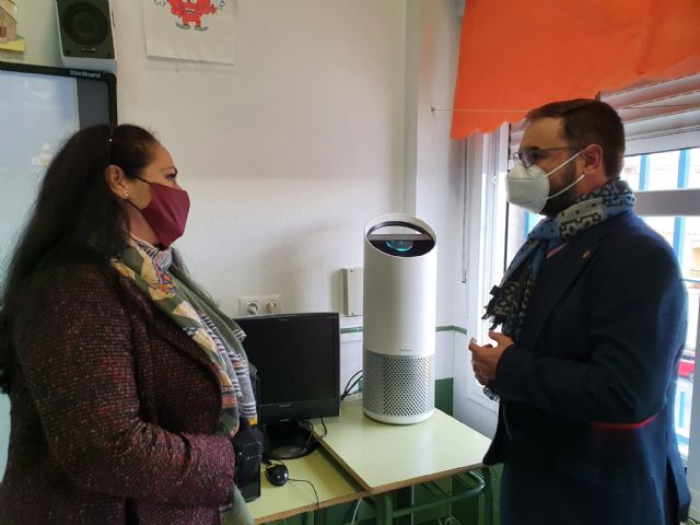 El Ayuntamiento de Lorca financia la compra de 678 aparatos purificadores de aire con filtros HEPA a todos los centros educativos del municipio - 1, Foto 1
