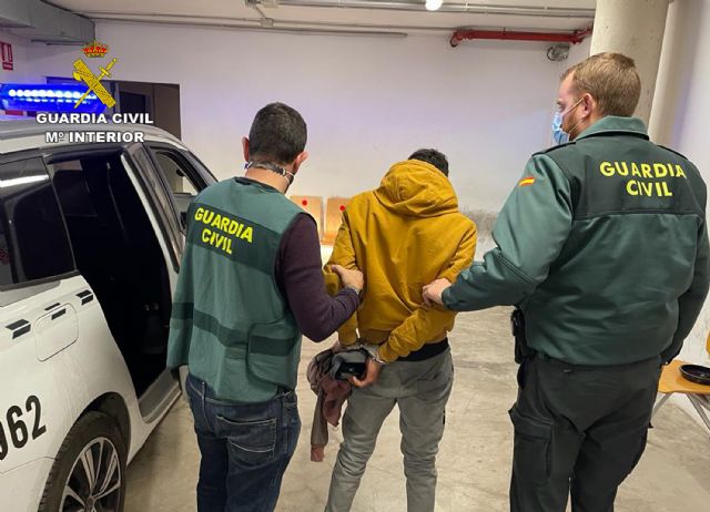 La Guardia Civil detiene a un experimentado delincuente por una docena de robos en el interior de vehículos en Torrepacheco - 1, Foto 1