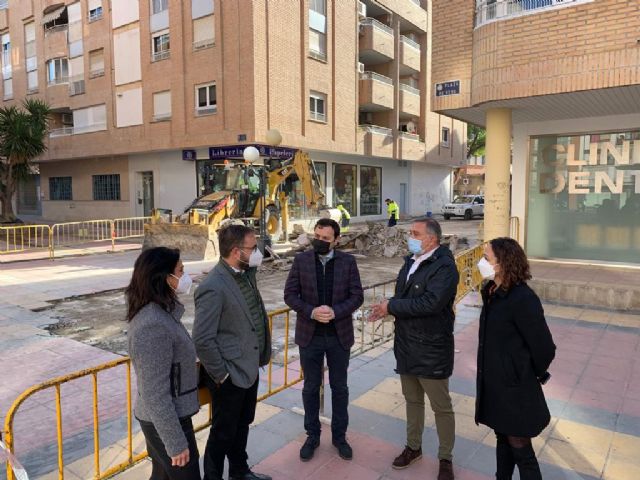 Comienzan las obras de impermeabilización de laPlaza de Vera que permitirán acabar con las filtracionesen los sótanos de los edificios del residencial Miguel Ángel - 1, Foto 1