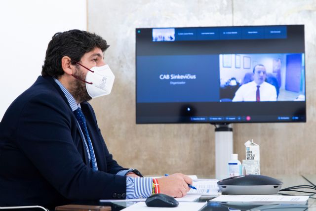 López Miras pide un Plan de Acción de apoyo al Mar Menor formado por la Comisión Europea, el Ministerio y Gobierno regional - 2, Foto 2