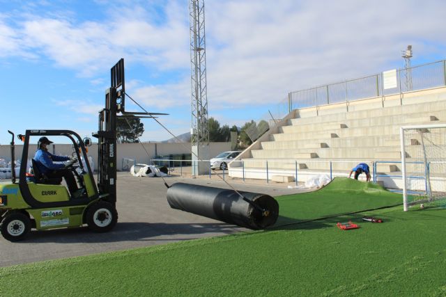 Las obras del nuevo edificio de vestuarios y del cambio de césped artificial avanzan según previsiones - 3, Foto 3