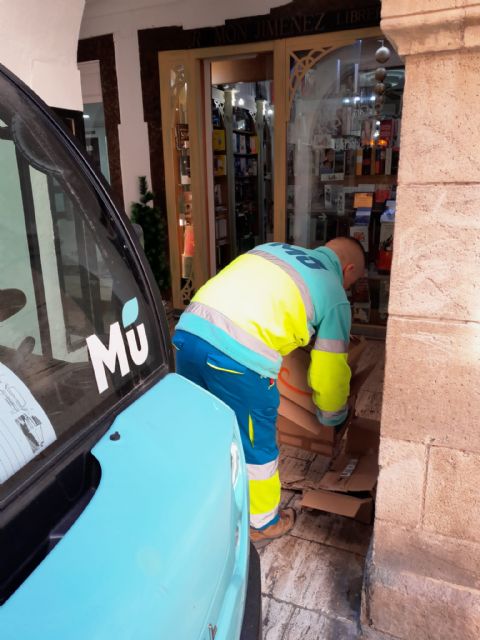 El dispositivo especial de limpieza recoge más de 127.000 kilos de cartón y papel tras el Día de Reyes - 2, Foto 2