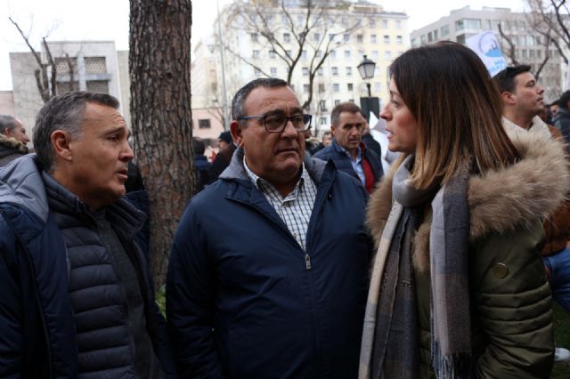 La alcaldesa defiende en Madrid, junto a los regantes aguileños, el mantenimiento del trasvase Tajo-Segura - 2, Foto 2