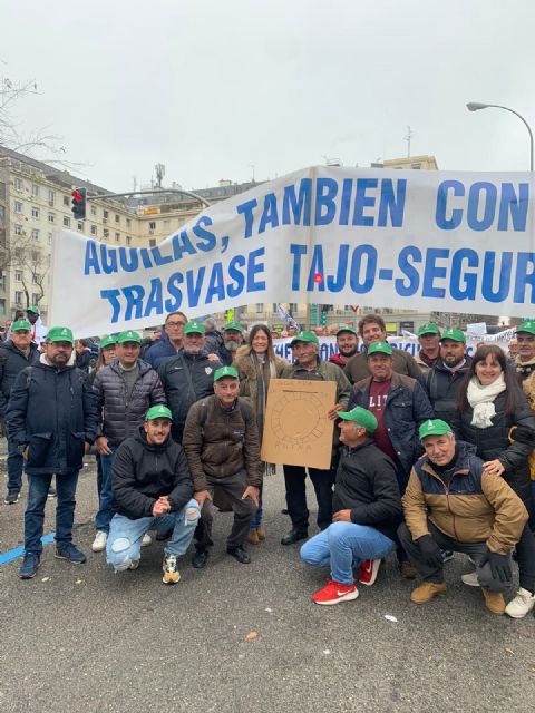 La alcaldesa defiende en Madrid, junto a los regantes aguileños, el mantenimiento del trasvase Tajo-Segura - 3, Foto 3