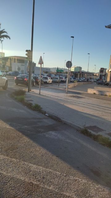 El caos generado por las obras en Teniente Montesinos son una muestra del colapso diario que provocarán las obras de movilidad - 2, Foto 2