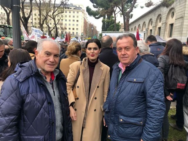 El PP de Cieza acompaña a los agricultores ciezanos en las protestas contra el Ministerio en Madrid - 1, Foto 1