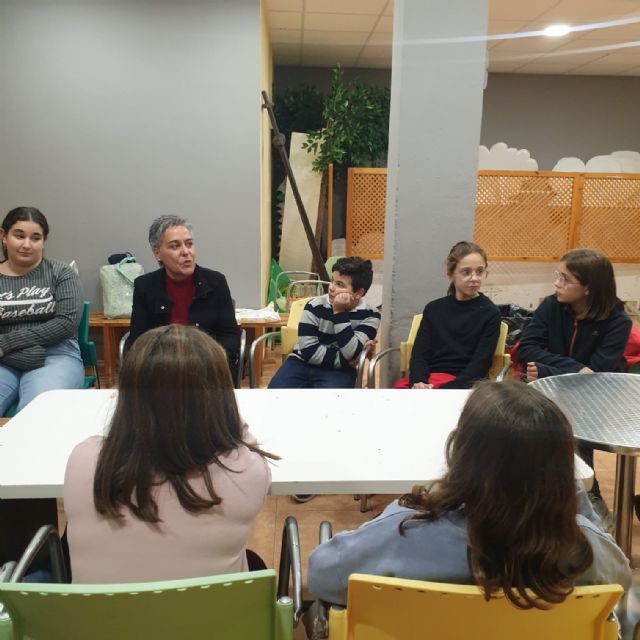 La alcaldesa de Calasparra se reúne con el Consejo Local de Infancia y Adolescencia para escuchar sus propuestas - 1, Foto 1