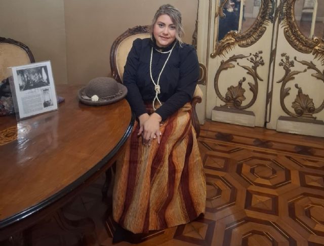 La Asociación Carmesí enseña las riquezas modernitas del Palacio de Aguirre a los escolares del Virgen del Carmen - 5, Foto 5