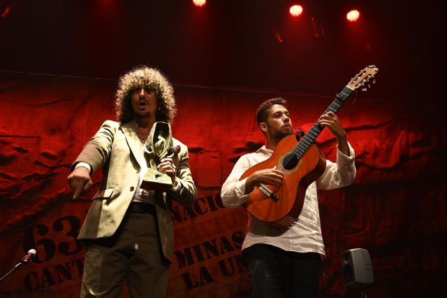 Las Lámparas Mineras iluminan Sevilla en la Peña Flamenca Torres Macarena - 2, Foto 2