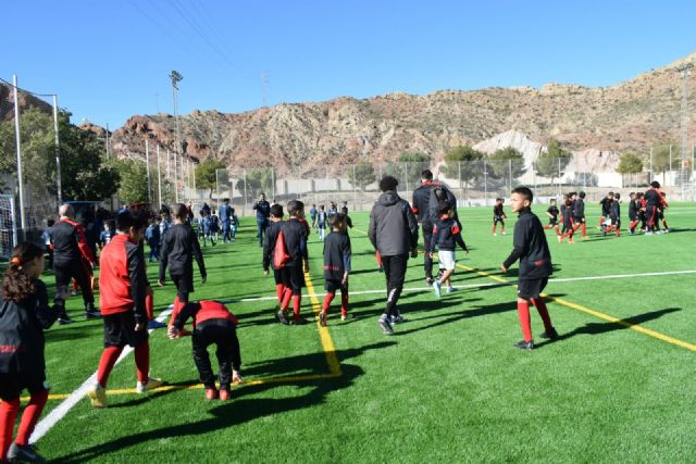 El campo de fútbol Alfonso Embarre reabre sus puertas tras las obras de reforma y sustitución del pavimento de césped artificial - 1, Foto 1