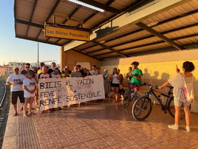 Los colectivos a favor de la movilidad instan al gobierno autonómico a tomar la iniciativa para el protocolo de ampliación del FEVE - 2, Foto 2