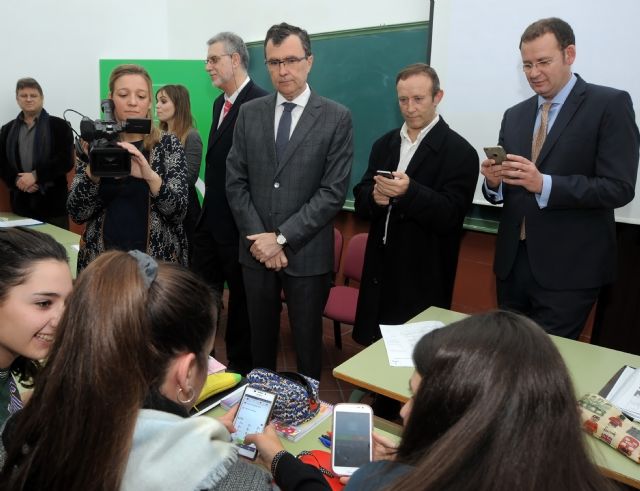 El Ayuntamiento de Murcia, el primero de España en informar a los jóvenes y atender sus consultas vía WhatsApp - 3, Foto 3