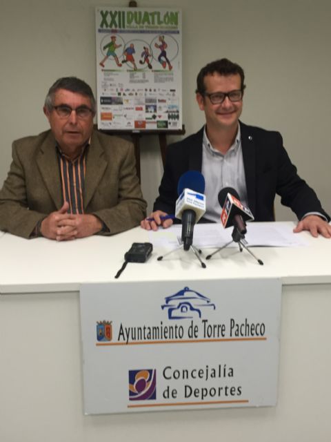 El Concejal de Deportes y el Presidente de la Federación de Triatlón presentan el XXII Duatlón Villa de Torre-Pacheco 2016 - 2, Foto 2