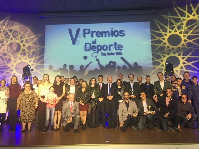 San Javier celebró anoche su fiesta anual del deporte con la Gala de entrega de premios a los mejores de 2016 - 1, Foto 1