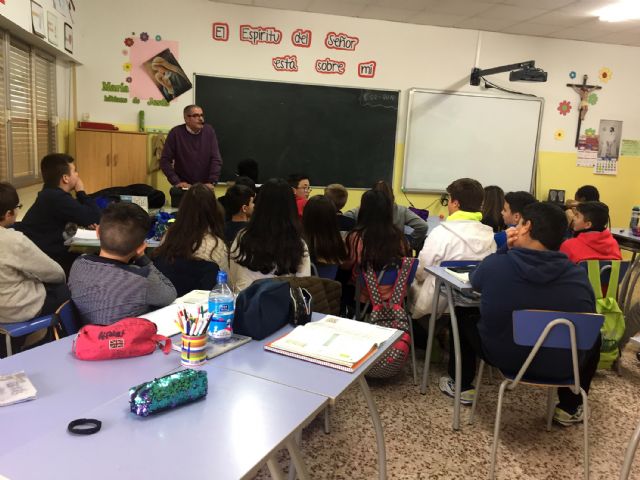 900 alumnos de Secundaria de Las Torres de Cotillas reciben formación para prevenir el absentismo escolar - 3, Foto 3