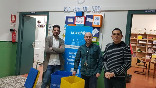 Más papeleras para reciclar envases y cartón en los colegios de Bullas - 3, Foto 3