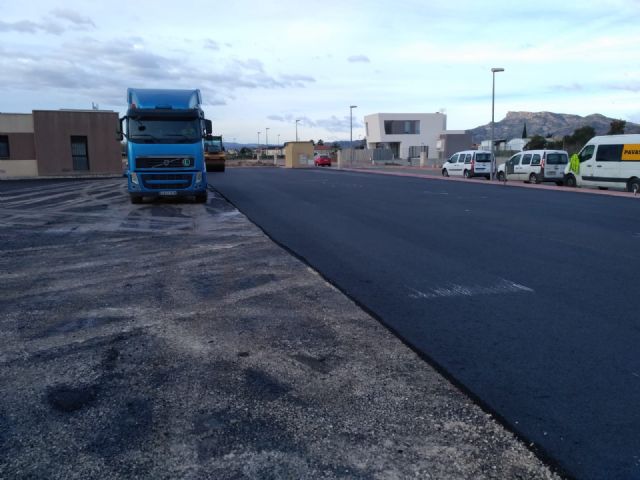 El Ayuntamiento acondiciona el entorno del local social y del consultorio médico de la pedanía de Marchena y lo dota de un nuevo pavimento gracia a una inversión regional de 22.800 € - 4, Foto 4