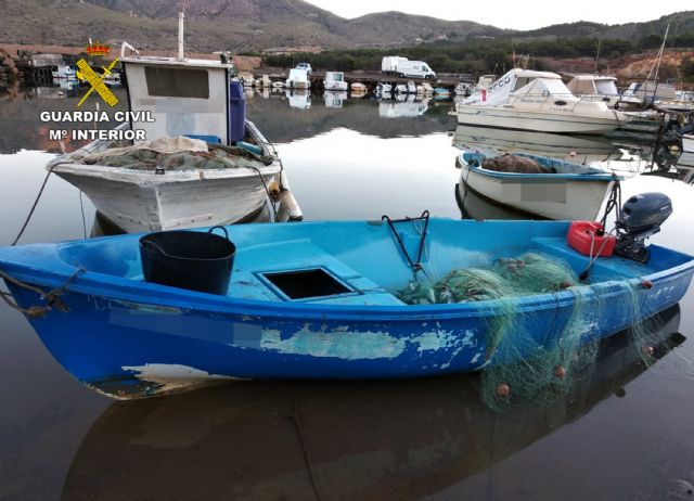 La Guardia Civil sorprende a dos pescadores furtivos en Portmán-La Unión - 3, Foto 3