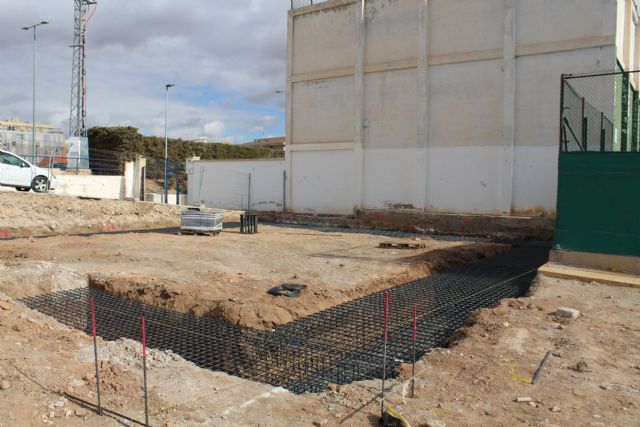 En marcha las obras del rocódromo y del cambio de iluminación del Polideportivo La Hoya - 1, Foto 1