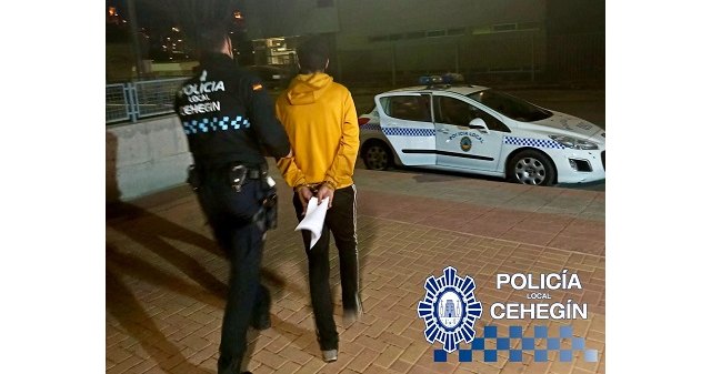 La Policía Local de Cehegín detiene a un joven por robo con violencia para apoderarse de un teléfono móvil - 1, Foto 1