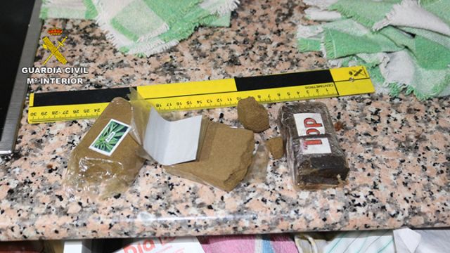 La Guardia Civil desmantela en Alguazas un punto de venta de drogas abierto 24/7 - 4, Foto 4