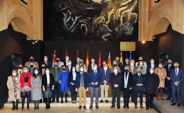 Cerca de un centenar de municipios trabajarán de forma conjunta en el impulso del Camino de la Vera Cruz que une Roncesvalles y Caravaca - 1, Foto 1