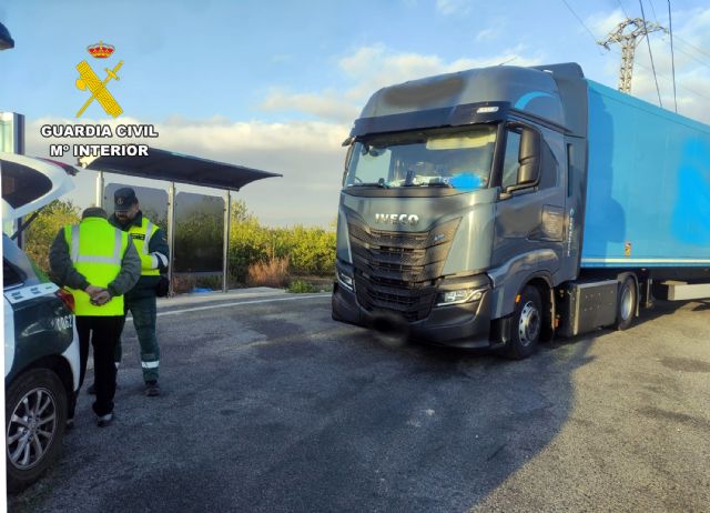 La Guardia Civil intercepta a un camionero que superaba en más de nueve veces la tasa máxima de alcohol - 4, Foto 4