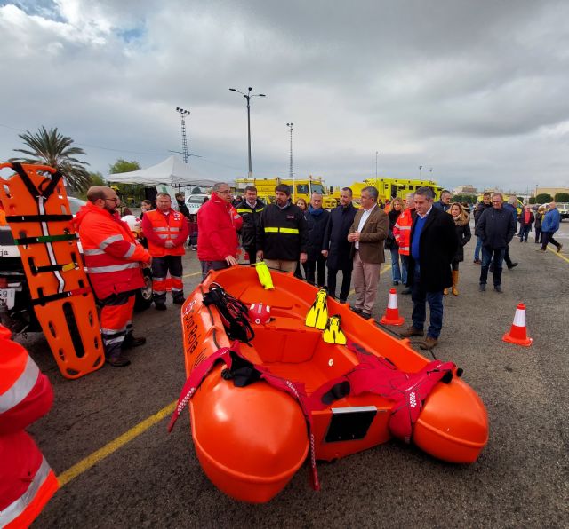 Vehículos,  profesionales y voluntarios de emergencias participan en el Día Europeo del 112 en Alcantarilla - 1, Foto 1