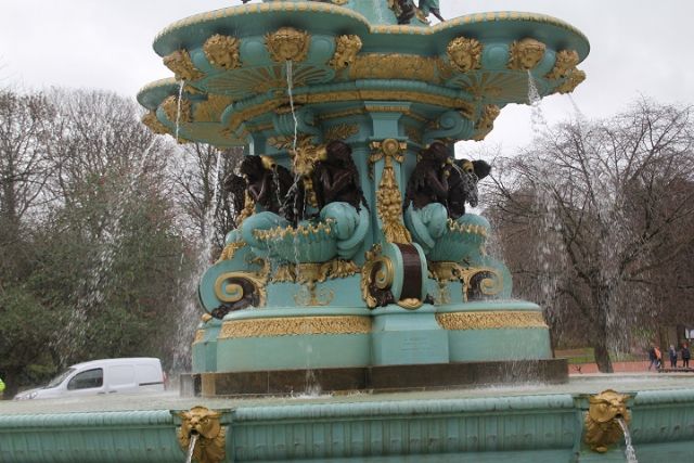 Fuente de Ross ubicada en los Prince Street Gardens de la ciudad escocesa de Edimburgo - 3, Foto 3